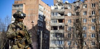 Россия присваивает тысячи “ничейных” квартир в оккупированном Мариуполе: местные жители начали получать угрозы