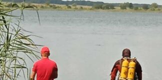 Упал с матраса в 30 метрах от берега: на Львовщине утонул 22-летний парень. Фото