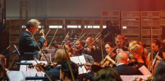 На заводе METEOR Lift в Санкт-Петербурге оркестр исполнил «Гимн великому городу»