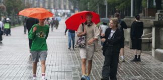 Завтра в Украине тепло и сухо: дождь с грозами только в двух областях