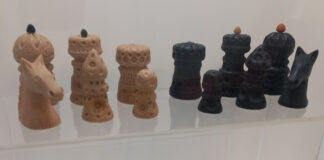 Зачем сумасшедший подарил шахматы из хлеба Льву Толстому?