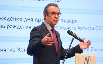 Председатель СТД Машков подвел итоги года: пообещал артистам свой день