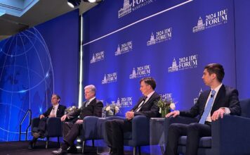 План Порошенко: экс-президент рассказал, как остановить войну «за 24 часа» — нужна одна подпись