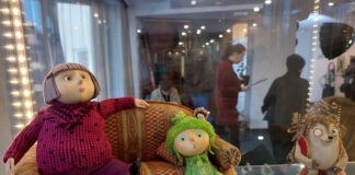 Девочка-елочка прилетела из Москвы в Екатеринбург в обычном чемодане