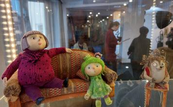 Девочка-елочка прилетела из Москвы в Екатеринбург в обычном чемодане