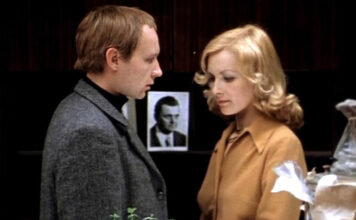 «Ирония судьбы», тусклый «огонек», «Небриллиантовая рука»: что показывали на ТВ в Новый год