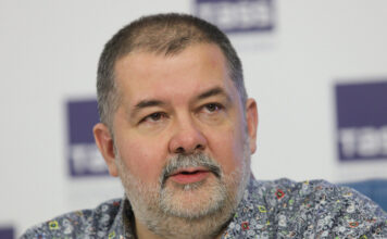 «Не смущайтесь отсутствием ядерных ударов»: фантаст Лукьяненко заявил, что мировая война идет уже несколько лет