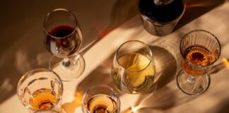 Элитный алкоголь как элемент подарка: как правильно выбирать и презентовать премиум-напитки