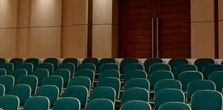 Два часа вместо 16 дней: стало известно, сколько продлится «исторический» съезд Союза писателей России