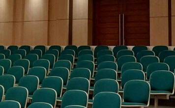 Два часа вместо 16 дней: стало известно, сколько продлится «исторический» съезд Союза писателей России