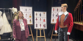 В МДМ показали особенности костюмов актеров