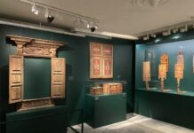 «Маленькая, но гордая»: выставку в «РОСИЗО» открыл новый директор