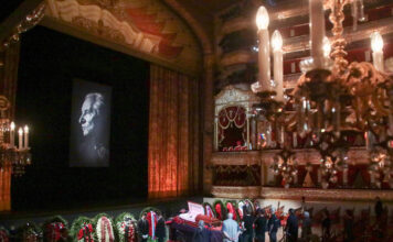 Ведущий солист и педагог Ян Годовский на прощании в Большом театре рассказал о Григоровиче: «Подписывал письма – Мамин-Сибиряк»