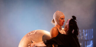 В пластическом спектакле Ксении Михеевой Дон Кихот стал девицей