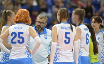 Михаил Пореченков замечен с длинноногими красавицами