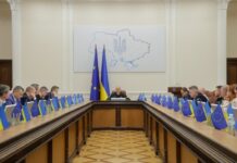 Выплаты при рождении ребенка увеличат до 50 000 грн, но это еще не все – Шмыгаль