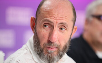 Кто заинтересован в скандале с Кехманом и МХАТом: неожиданная «театральная» версия