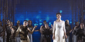 «Геликон-опера» привезла на Чукотку 4 тонны декораций