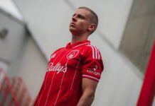 Зинченко официально представлен в Ноттингем Форест