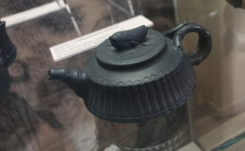 Мария Захарова рассказала о тайнах личной коллекции китайских чайников