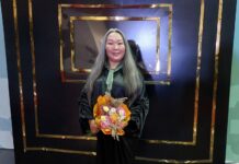 Фильм о китайской поэтессе с ДЦП и миллионными тиражами получил российскую награду «Большой Золотой Нанук»