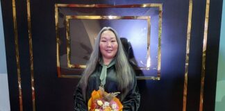 Фильм о китайской поэтессе с ДЦП и миллионными тиражами получил российскую награду «Большой Золотой Нанук»