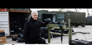 Зарядные станции, шины и пилорамы: Порошенко подготовил для фронта большую партию помощи