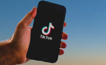 Стоит ли закрыть китайский TikTok в Украине – опрос