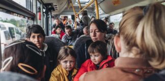 На Харьковщине в 40 населенных пунктах объявили обязательную эвакуацию: что происходит