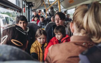 На Харьковщине в 40 населенных пунктах объявили обязательную эвакуацию: что происходит