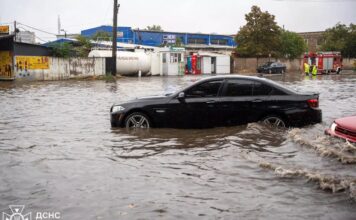 Потоп в Одессе – 9 человек погибло, перекрыты улицы: фоторепортаж