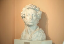 «Внести в списки на обмен»: в Сети озвучили оригинальный план по спасению памятника Пушкину в Одессе