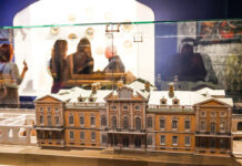 Сокровища Царского Села привезли в Исторический музей