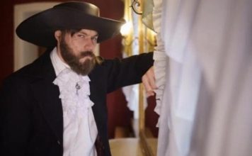 Дубровский на съемках превращается в Зорро