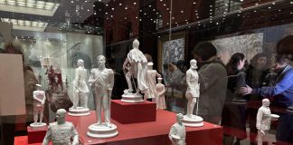 Мурашки по коже: пронзительная выставка скульптуры и живописи открылась в ГИМ