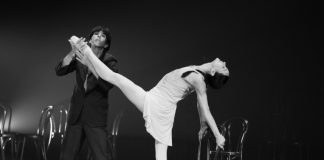 «Стулья» и «бессвязный шёпот мира»