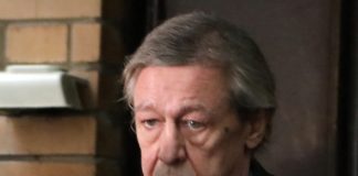 «Без свидетелей» и без дешевых билетов: кто наживается на возвращении Ефремова на сцену