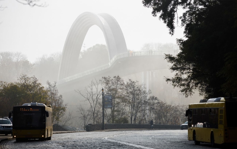 ​Пылевую бурю прочувствовали на себе многие украинцы: в Сети появились кадры из регионов